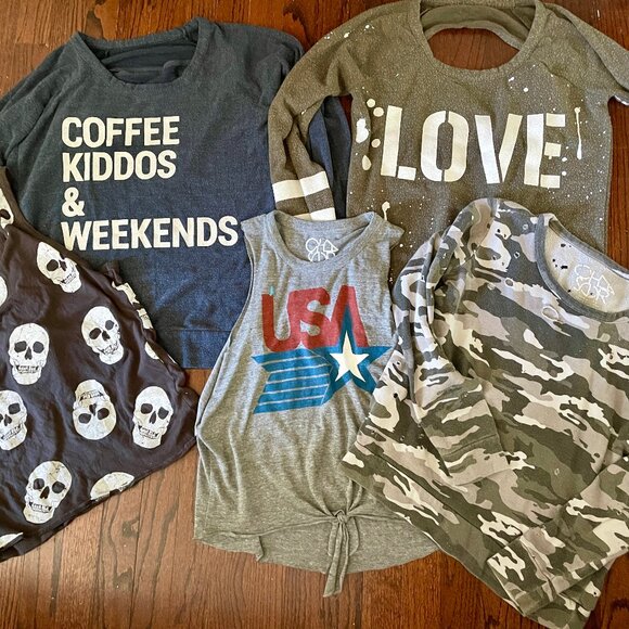Lot of 5 CHASER Women's XS and Small Tops and Sweatshirts USA LOVE Camouflage - Picture 1 of 6